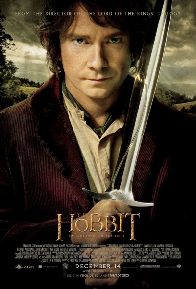 Bilbo con la spada che si illumina quando il film riceve una recensione negativa.